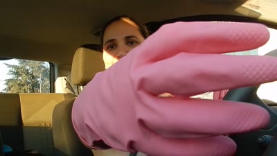 Miss Urbex In Scene: Rubber Gloves In Da Car – LAMALETITAFELIZ