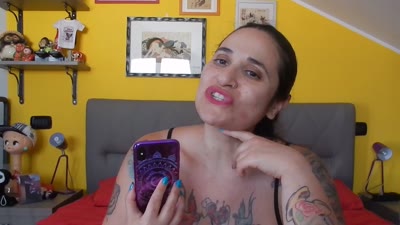Miss Urbex In Scene: Facebook Game For A Loser – LAMALETITAFELIZ