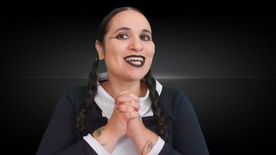 Miss Urbex In Scene: Mercoledi Addams Satanica – LAMALETITAFELIZ